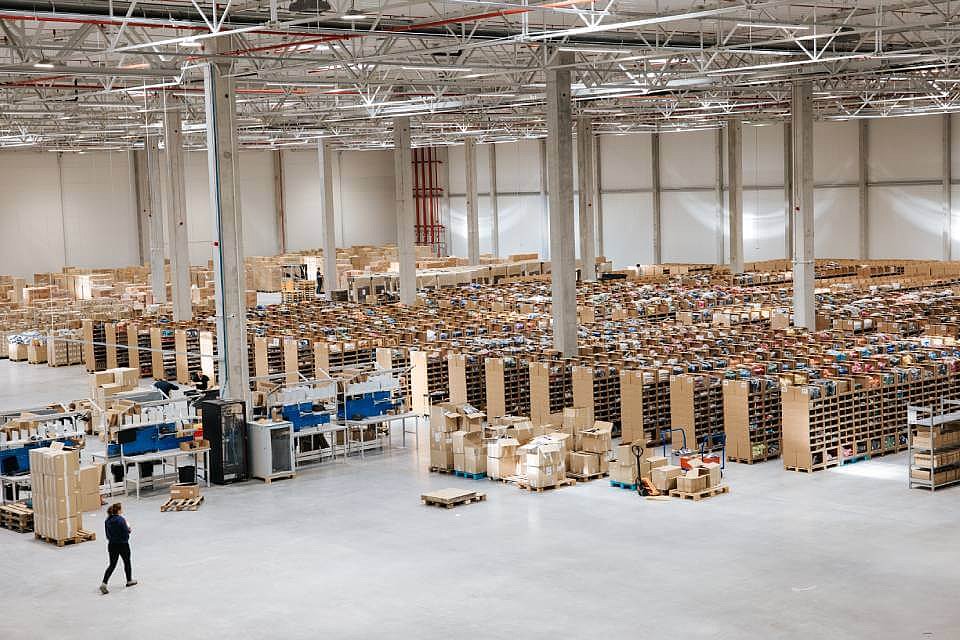 Preconfigured PSIwms system for an e-commerce warehouse