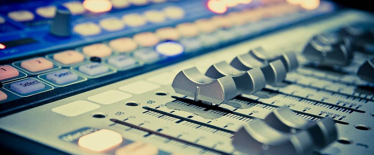 Konsola DJ'a a planowanie produkcji